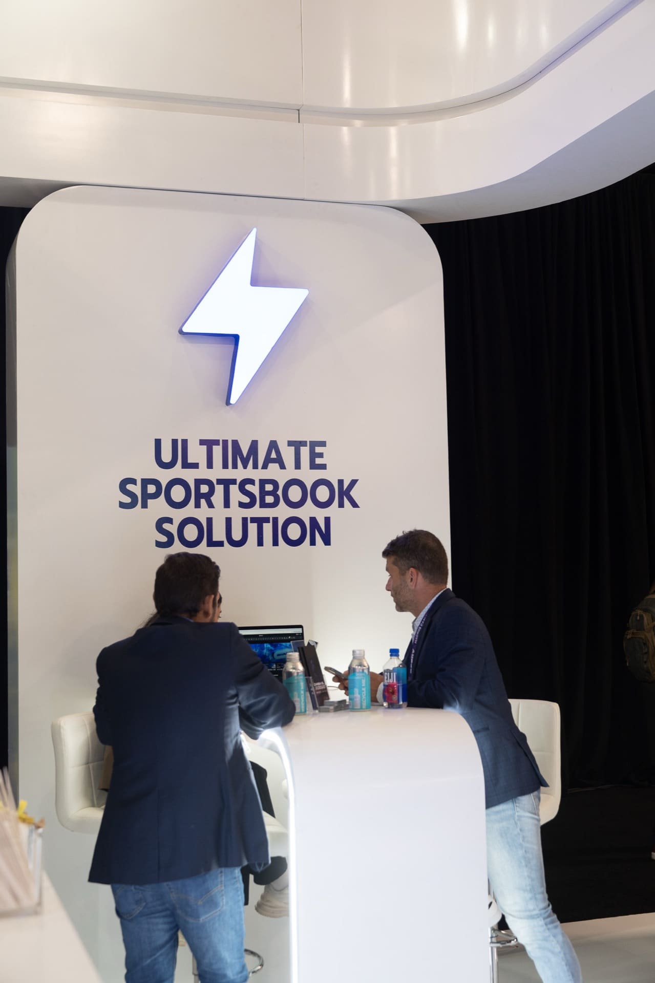 Tech and B2B convention photography in Fort Lauderdale by Lunna Agency